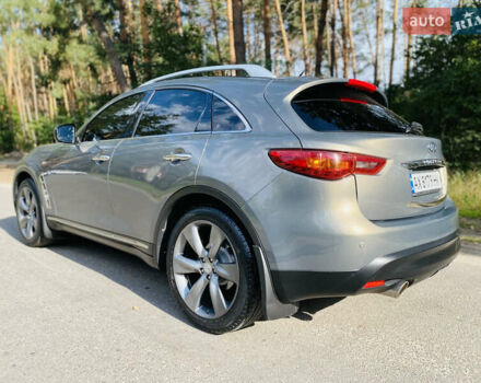 Серый Инфинити FX 35, объемом двигателя 3.5 л и пробегом 255 тыс. км за 11900 $, фото 6 на Automoto.ua