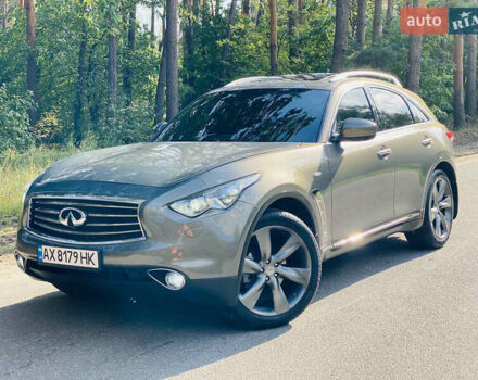 Серый Инфинити FX 35, объемом двигателя 3.5 л и пробегом 255 тыс. км за 11900 $, фото 2 на Automoto.ua