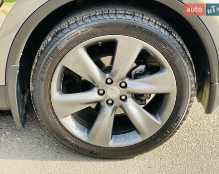 Серый Инфинити FX 35, объемом двигателя 3.5 л и пробегом 255 тыс. км за 11900 $, фото 19 на Automoto.ua