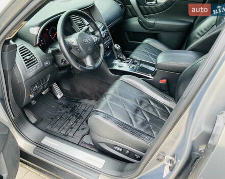 Серый Инфинити FX 35, объемом двигателя 3.5 л и пробегом 257 тыс. км за 11999 $, фото 34 на Automoto.ua