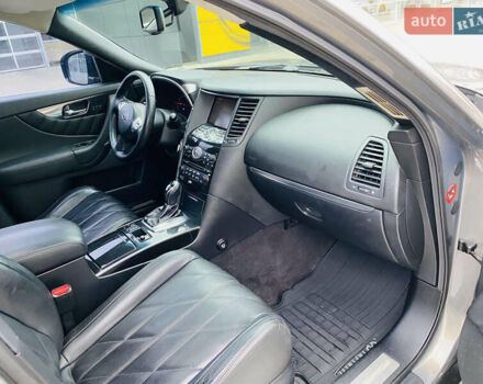 Серый Инфинити FX 35, объемом двигателя 3.5 л и пробегом 257 тыс. км за 11999 $, фото 30 на Automoto.ua