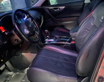 Серый Инфинити FX 35, объемом двигателя 3.5 л и пробегом 181 тыс. км за 14700 $, фото 9 на Automoto.ua