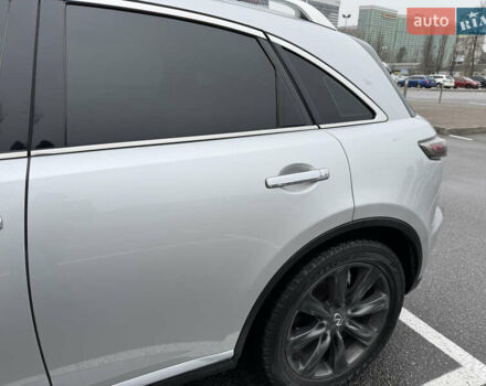 Серый Инфинити FX 35, объемом двигателя 3.5 л и пробегом 128 тыс. км за 10700 $, фото 13 на Automoto.ua