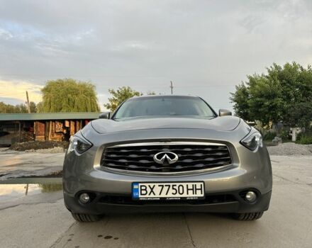 Серый Инфинити FX 35, объемом двигателя 3.5 л и пробегом 293 тыс. км за 12000 $, фото 6 на Automoto.ua