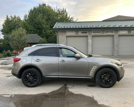 Серый Инфинити FX 35, объемом двигателя 3.5 л и пробегом 293 тыс. км за 12000 $, фото 2 на Automoto.ua