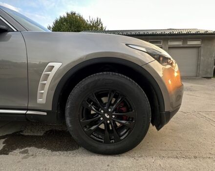 Серый Инфинити FX 35, объемом двигателя 3.5 л и пробегом 293 тыс. км за 12000 $, фото 7 на Automoto.ua