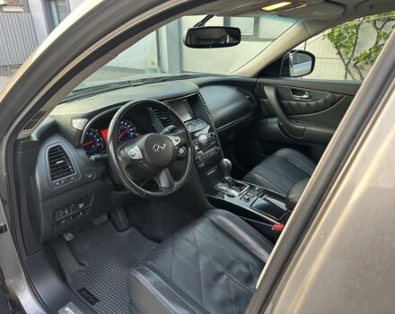 Серый Инфинити FX 35, объемом двигателя 3.5 л и пробегом 293 тыс. км за 12000 $, фото 8 на Automoto.ua