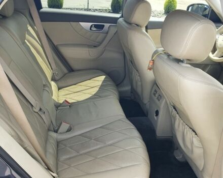 Серый Инфинити FX 35, объемом двигателя 3.5 л и пробегом 300 тыс. км за 11000 $, фото 5 на Automoto.ua