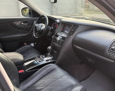 Серый Инфинити FX 35, объемом двигателя 3.5 л и пробегом 293 тыс. км за 12000 $, фото 11 на Automoto.ua