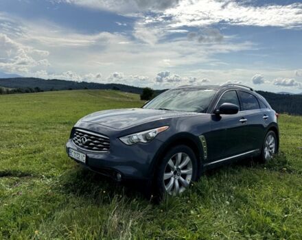 Серый Инфинити FX 35, объемом двигателя 3.5 л и пробегом 300 тыс. км за 11000 $, фото 2 на Automoto.ua