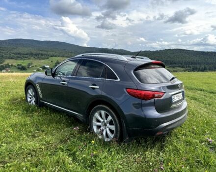 Серый Инфинити FX 35, объемом двигателя 3.5 л и пробегом 300 тыс. км за 11000 $, фото 3 на Automoto.ua