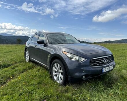 Серый Инфинити FX 35, объемом двигателя 3.5 л и пробегом 300 тыс. км за 11000 $, фото 1 на Automoto.ua