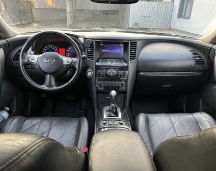 Серый Инфинити FX 35, объемом двигателя 3.5 л и пробегом 293 тыс. км за 12000 $, фото 9 на Automoto.ua