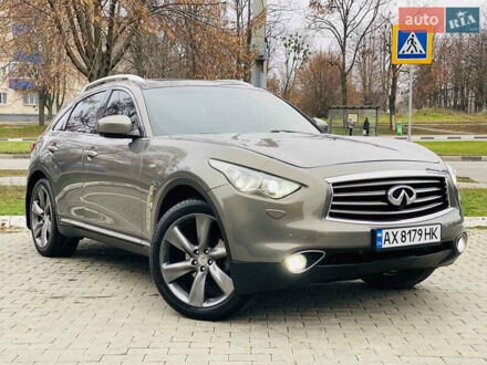 Серый Инфинити FX 35, объемом двигателя 3.5 л и пробегом 257 тыс. км за 11999 $, фото 1 на Automoto.ua