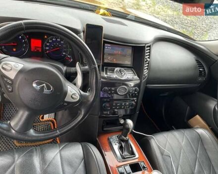 Оранжевый Инфинити FX 35, объемом двигателя 3.5 л и пробегом 150 тыс. км за 11400 $, фото 7 на Automoto.ua