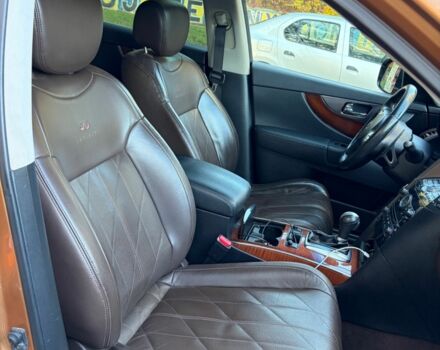 Инфинити FX 35 2008 в Днепре (Днепропетровске) на Automoto.ua Оранжевый Инфинити FX 35, объемом двигателя 3.5 л и пробегом 235 тыс. км за 12999 $, фото 8 на Automoto.ua