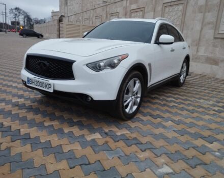 Белый Инфинити FX 37, объемом двигателя 3.7 л и пробегом 265 тыс. км за 12900 $, фото 7 на Automoto.ua