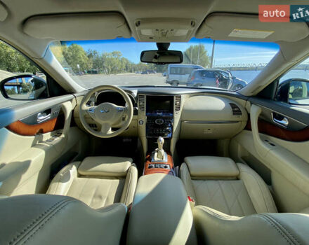 Белый Инфинити FX 37, объемом двигателя 3.7 л и пробегом 137 тыс. км за 19500 $, фото 15 на Automoto.ua