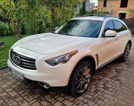 Белый Инфинити FX 37, объемом двигателя 3.7 л и пробегом 183 тыс. км за 16400 $, фото 3 на Automoto.ua