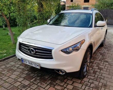 Белый Инфинити FX 37, объемом двигателя 3.7 л и пробегом 183 тыс. км за 16400 $, фото 4 на Automoto.ua