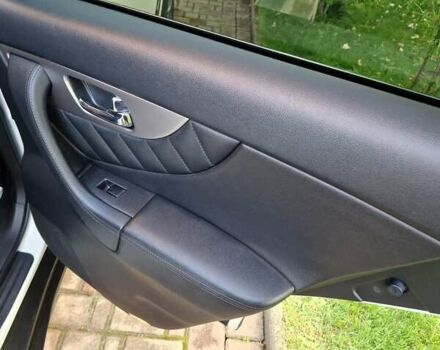 Белый Инфинити FX 37, объемом двигателя 3.7 л и пробегом 183 тыс. км за 16400 $, фото 31 на Automoto.ua