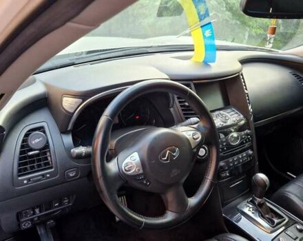 Белый Инфинити FX 37, объемом двигателя 3.7 л и пробегом 183 тыс. км за 16400 $, фото 25 на Automoto.ua