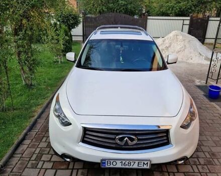 Белый Инфинити FX 37, объемом двигателя 3.7 л и пробегом 183 тыс. км за 16400 $, фото 1 на Automoto.ua