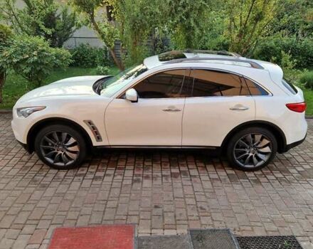 Белый Инфинити FX 37, объемом двигателя 3.7 л и пробегом 183 тыс. км за 16400 $, фото 16 на Automoto.ua