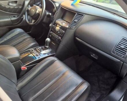 Белый Инфинити FX 37, объемом двигателя 3.7 л и пробегом 183 тыс. км за 16400 $, фото 29 на Automoto.ua