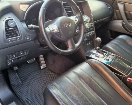 Белый Инфинити FX 37, объемом двигателя 3.7 л и пробегом 183 тыс. км за 16400 $, фото 19 на Automoto.ua