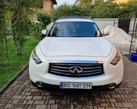 Белый Инфинити FX 37, объемом двигателя 3.7 л и пробегом 183 тыс. км за 16400 $, фото 7 на Automoto.ua