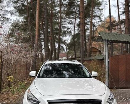 Белый Инфинити FX 37, объемом двигателя 3.7 л и пробегом 160 тыс. км за 14900 $, фото 3 на Automoto.ua