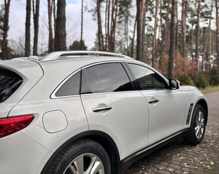 Белый Инфинити FX 37, объемом двигателя 3.7 л и пробегом 160 тыс. км за 14900 $, фото 5 на Automoto.ua