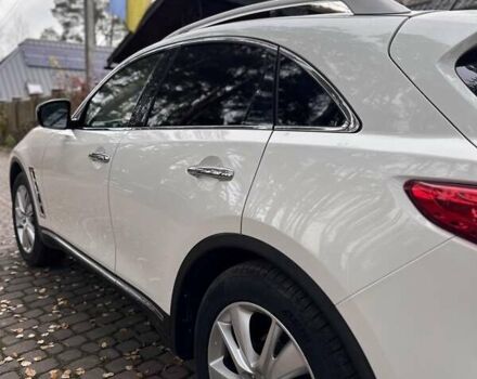 Белый Инфинити FX 37, объемом двигателя 3.7 л и пробегом 160 тыс. км за 14900 $, фото 8 на Automoto.ua