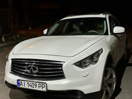 Інфініті FX 37 2010 у Белой Церкве на Automoto.ua Білий Інфініті FX 37, об'ємом двигуна 3.7 л та пробігом 217 тис. км за 12400 $, фото 1 на Automoto.ua