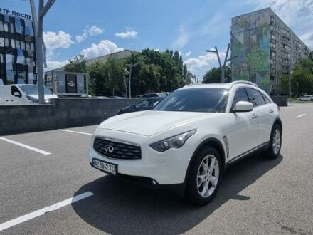 Інфініті FX 37 2010 у Харкові на Automoto.ua Білий Інфініті FX 37, об'ємом двигуна 3.7 л та пробігом 192 тис. км за 387 $, фото 1 на Automoto.ua