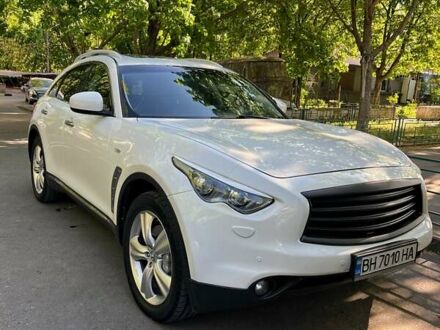 Інфініті FX 37 2011 у Одесі на Automoto.ua Білий Інфініті FX 37, об'ємом двигуна 3.7 л та пробігом 190 тис. км за 12600 $, фото 1 на Automoto.ua