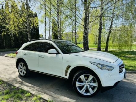 Інфініті FX 37 2012 у Ромнах на Automoto.ua Білий Інфініті FX 37, об'ємом двигуна 3.7 л та пробігом 93 тис. км за 16700 $, фото 1 на Automoto.ua