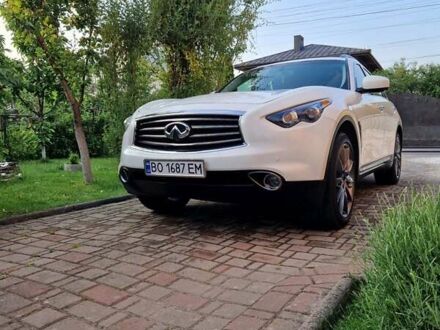 Инфинити FX 37 2012 в Тернополе на Automoto.ua Белый Инфинити FX 37, объемом двигателя 3.7 л и пробегом 160 тыс. км за 16900 $, фото 1 на Automoto.ua