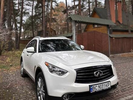 Белый Инфинити FX 37, объемом двигателя 3.7 л и пробегом 160 тыс. км за 14900 $, фото 1 на Automoto.ua