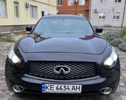 Черный Инфинити FX 37, объемом двигателя 3.7 л и пробегом 190 тыс. км за 13500 $, фото 1 на Automoto.ua