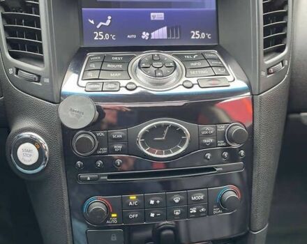 Чорний Інфініті FX 37, об'ємом двигуна 3.7 л та пробігом 201 тис. км за 14700 $, фото 20 на Automoto.ua