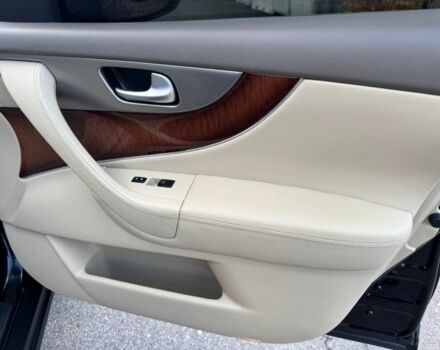 Инфинити FX 37 2011 в Полтаве на Automoto.ua Черный Инфинити FX 37, объемом двигателя 3.7 л и пробегом 165 тыс. км за 15900 $, фото 11 на Automoto.ua