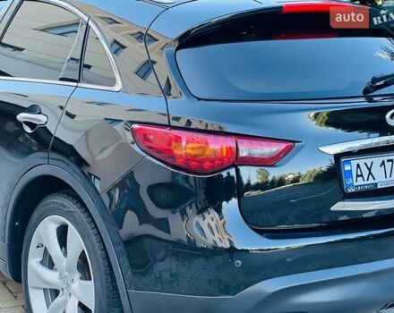 Черный Инфинити FX 37, объемом двигателя 3.7 л и пробегом 183 тыс. км за 14850 $, фото 17 на Automoto.ua