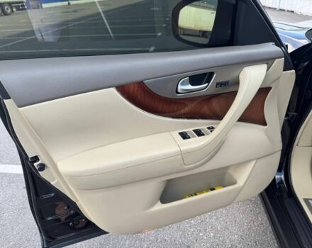 Инфинити FX 37 2011 в Полтаве на Automoto.ua Черный Инфинити FX 37, объемом двигателя 3.7 л и пробегом 165 тыс. км за 15900 $, фото 14 на Automoto.ua