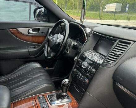 Черный Инфинити FX 37, объемом двигателя 3.7 л и пробегом 145 тыс. км за 18000 $, фото 32 на Automoto.ua