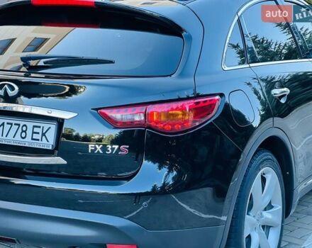 Черный Инфинити FX 37, объемом двигателя 3.7 л и пробегом 183 тыс. км за 14850 $, фото 18 на Automoto.ua