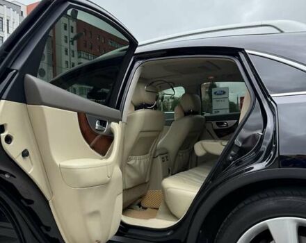 Черный Инфинити FX 37, объемом двигателя 3.7 л и пробегом 145 тыс. км за 20000 $, фото 9 на Automoto.ua