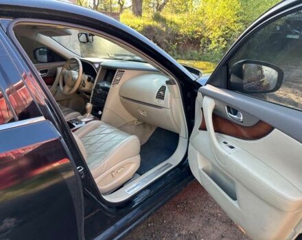 Черный Инфинити FX 37, объемом двигателя 3.7 л и пробегом 120 тыс. км за 12500 $, фото 7 на Automoto.ua