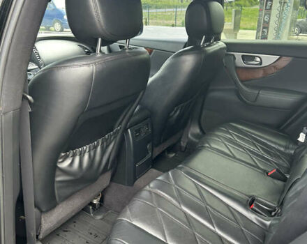 Черный Инфинити FX 37, объемом двигателя 3.7 л и пробегом 145 тыс. км за 18000 $, фото 39 на Automoto.ua